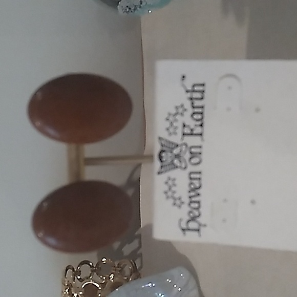 VINTAGE Earrings / Heaven on Earth Wooden Stud Earrings Pierced NEW on Card - Picture 1 of 11